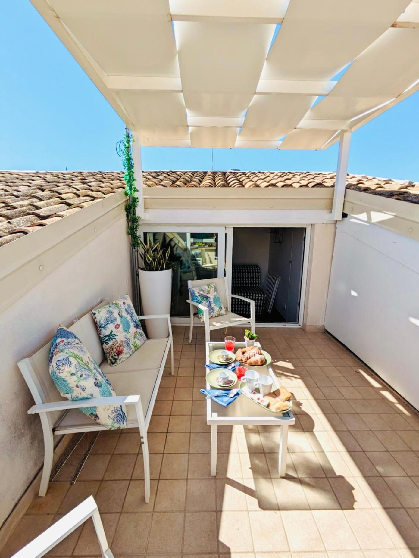 Mare Del Sud , Lovely Apartment With Sea View Pozzallo Exterior photo