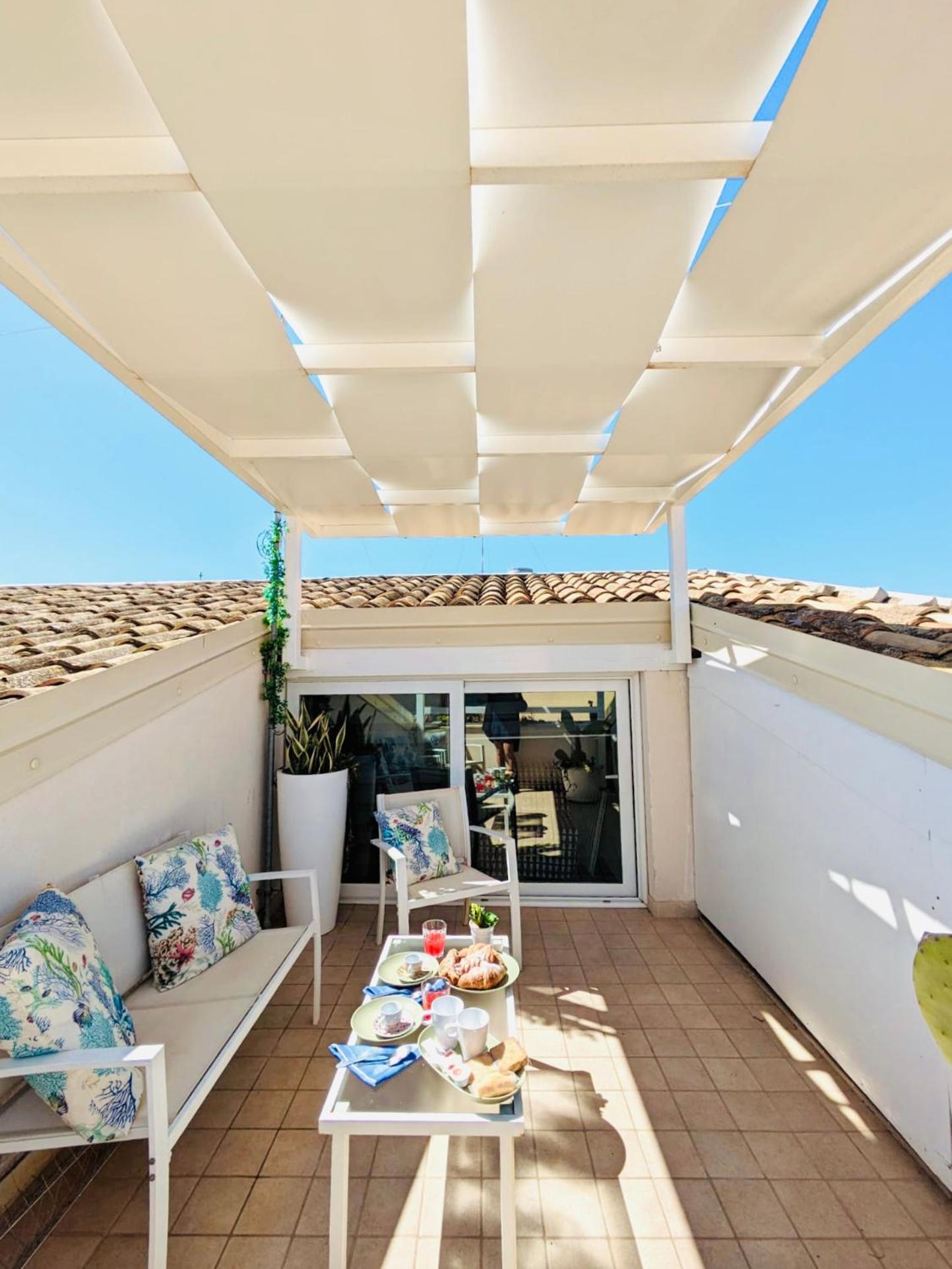 Mare Del Sud , Lovely Apartment With Sea View Pozzallo Exterior photo